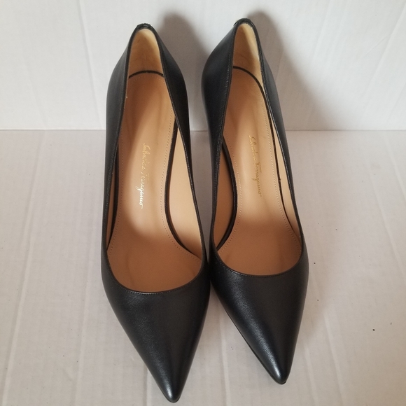 Salvatore Ferragamo Shoes - Salvatore Ferragamo Black Pumps Heels